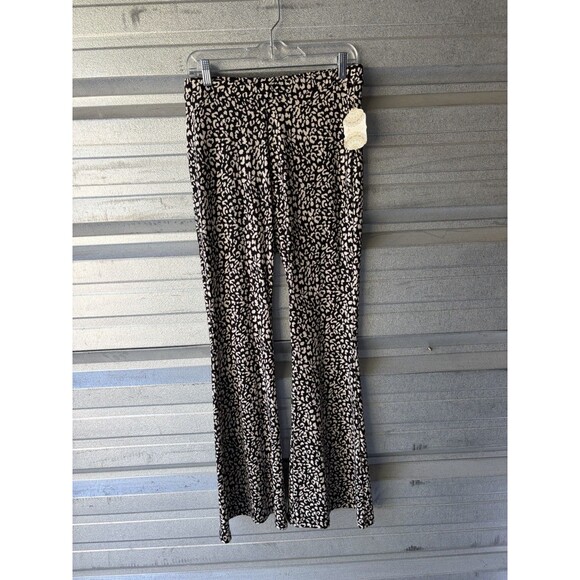 NWT Altar’d State Cheetah Print Stretch Bell Bottom Leggings - Picture 1 of 9